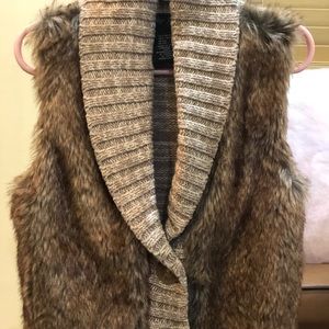 Girls faux fur vest